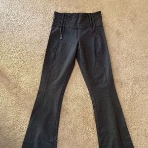 Lululemon size 6 yoga pants.